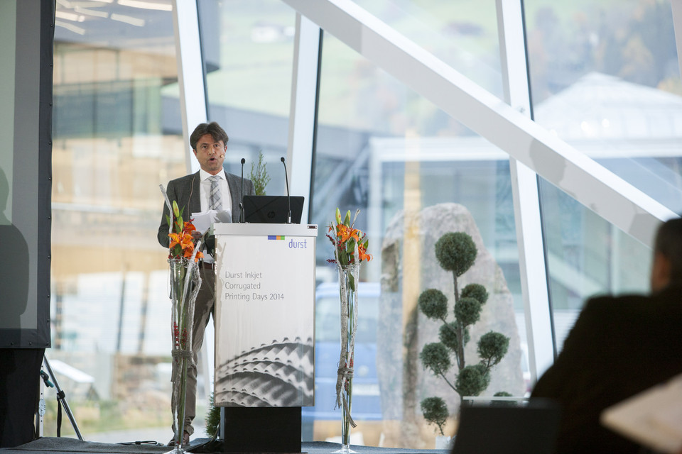 SYMPOSIUM IN LIENZ: DURST SETZT AUF WELLPAPPE